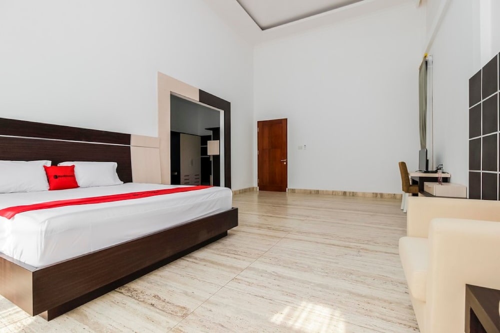 RedDoorz Premium @ Gandaria Jagakarsa 10/35