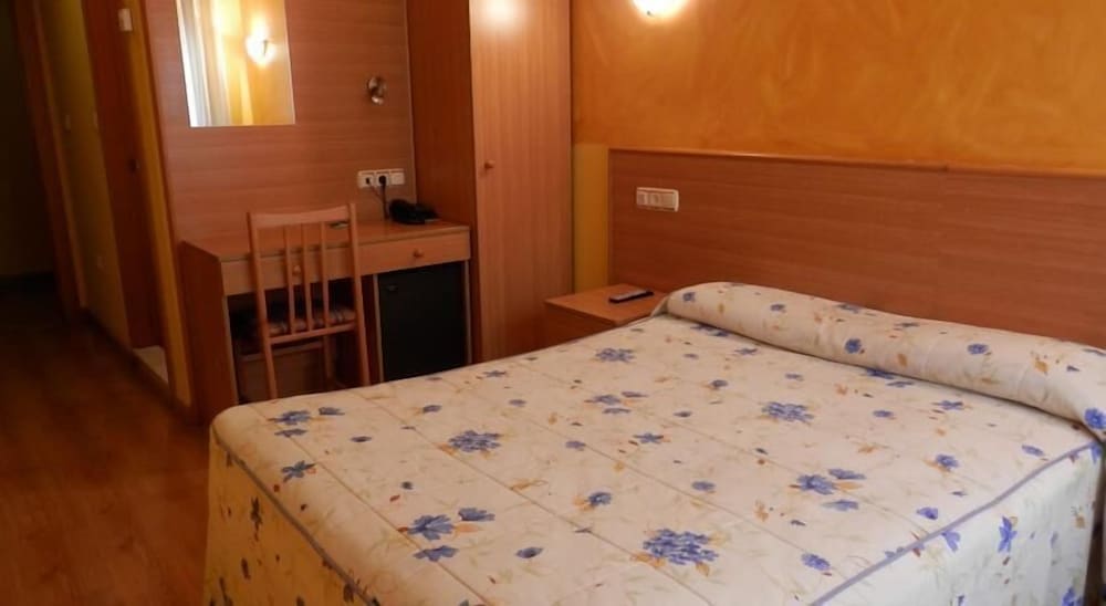 Doña María Hotel 7/25