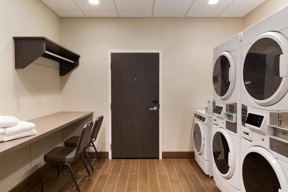 Home2 Suites By Hilton Phoenix Glendale Westgate 36/40