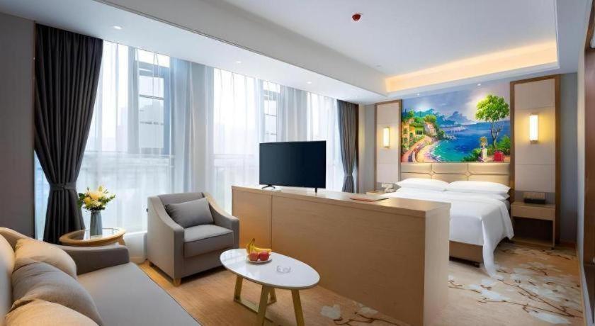 Vienna Hotel (Wuhan Jiangang Metro Station) 54/59