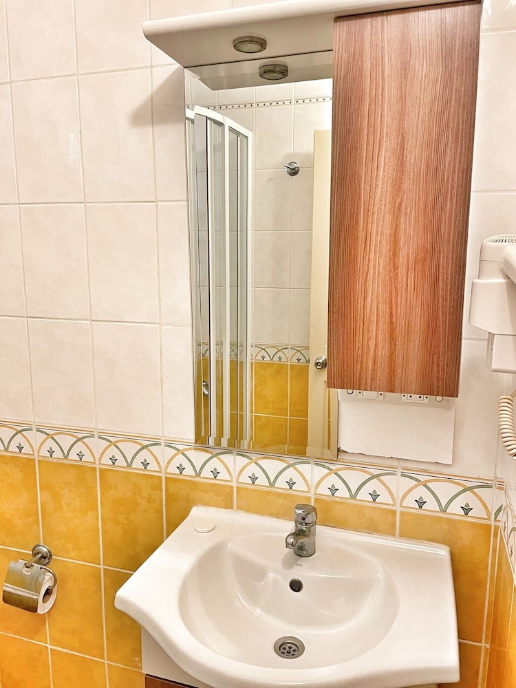 Antas Deluxe Apartments 66/69