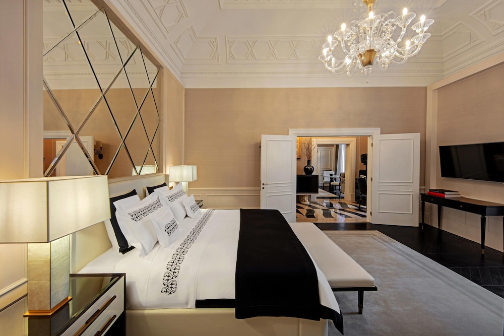 The St Regis Rome 79/84