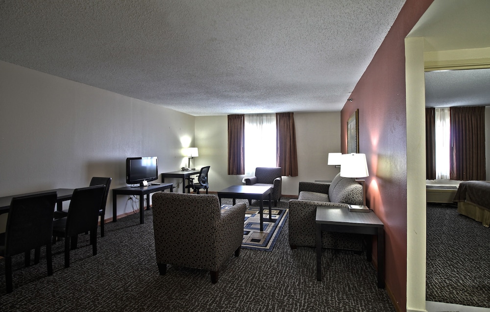 Chicago Club Inn & Suites 32/32
