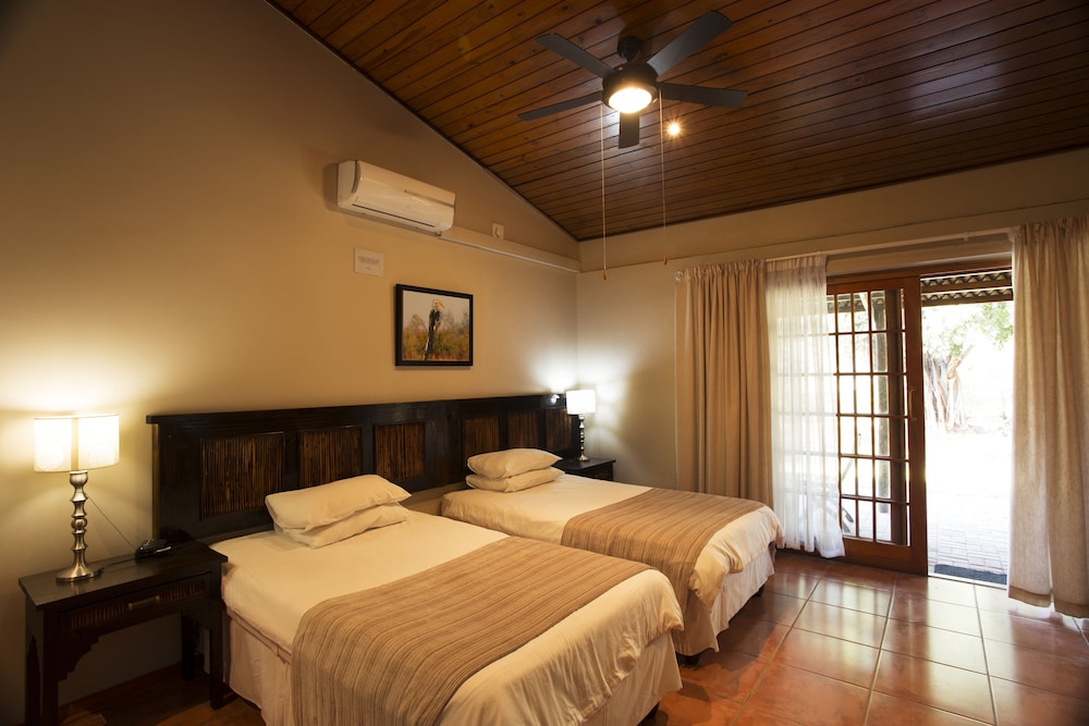 Sunbird Lodge - Guest House 16/40