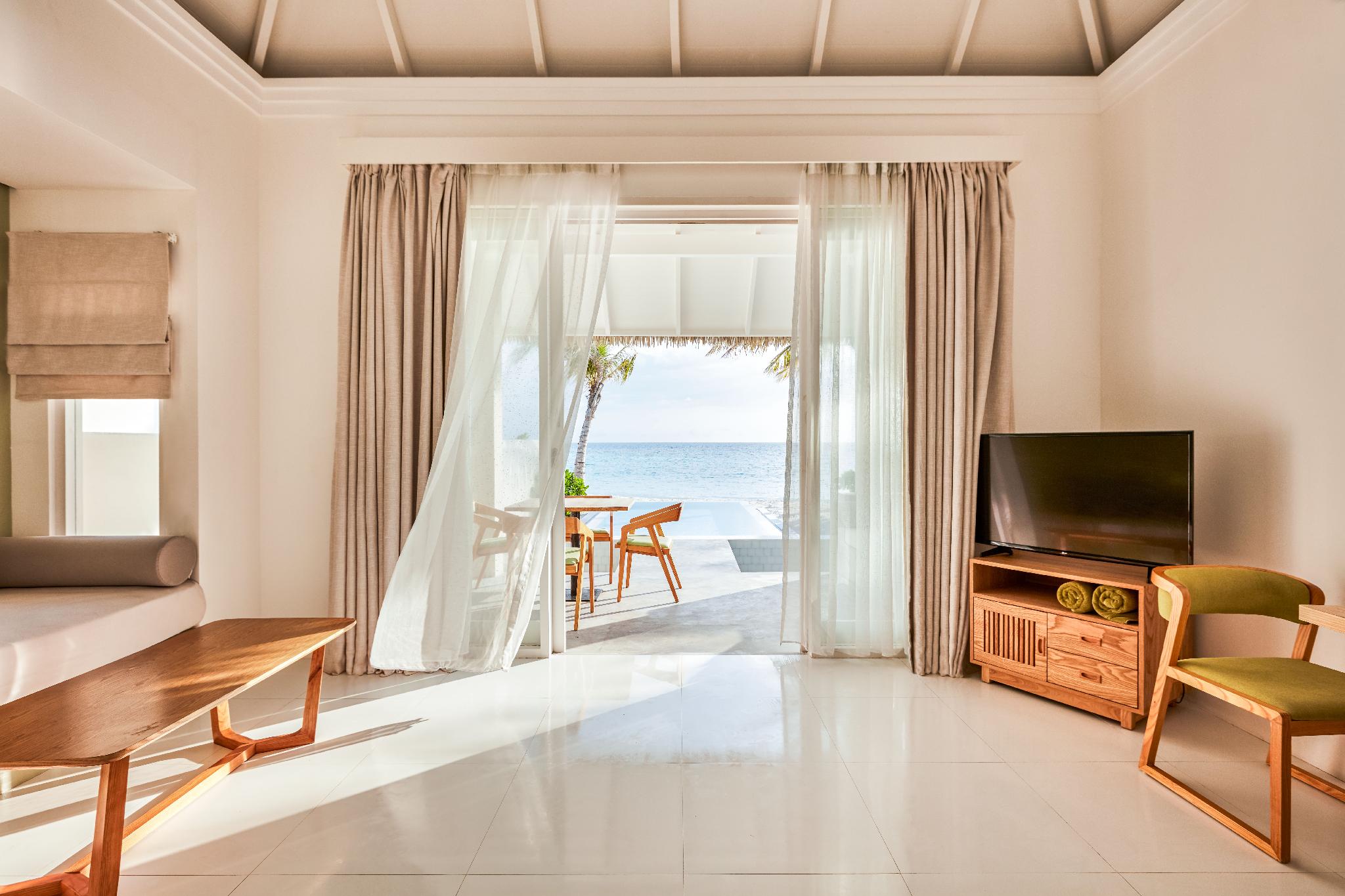 Grand, Beach, Suite, with Pool