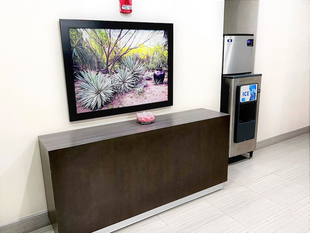 La Quinta Inn & Suites by Wyndham Pharr North McAllen 10/58