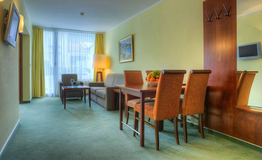 Hotel Rivijera 22/50