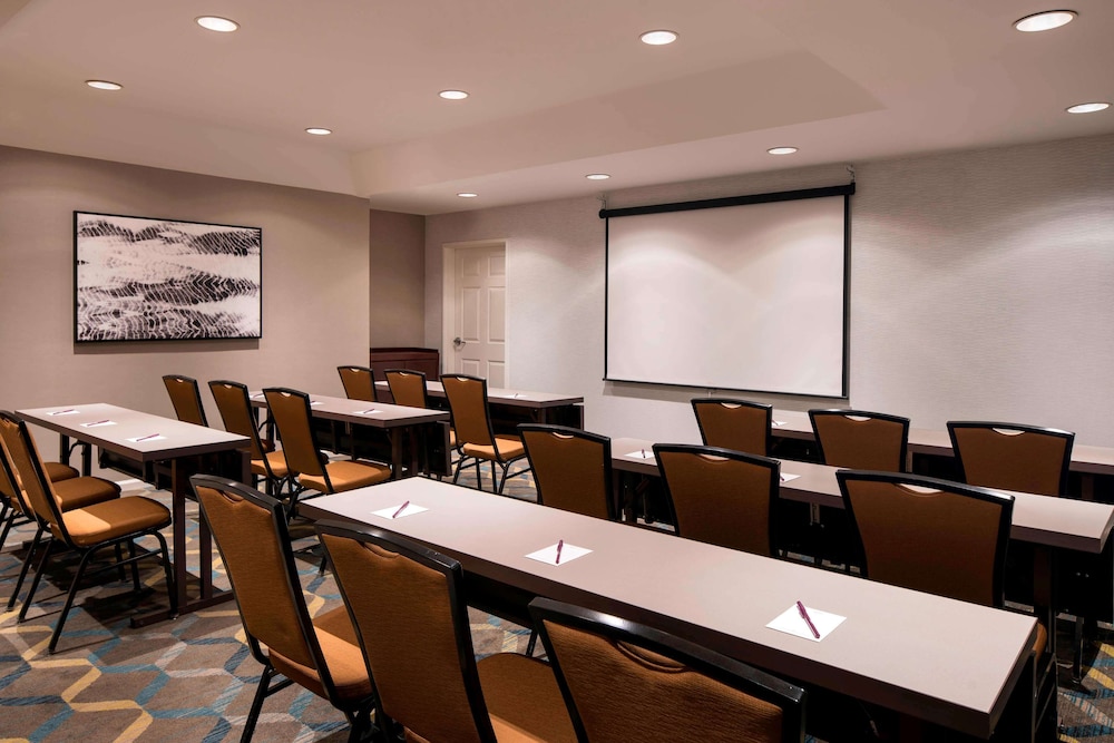 Sonesta ES Suites Scottsdale Paradise Valley 38/42