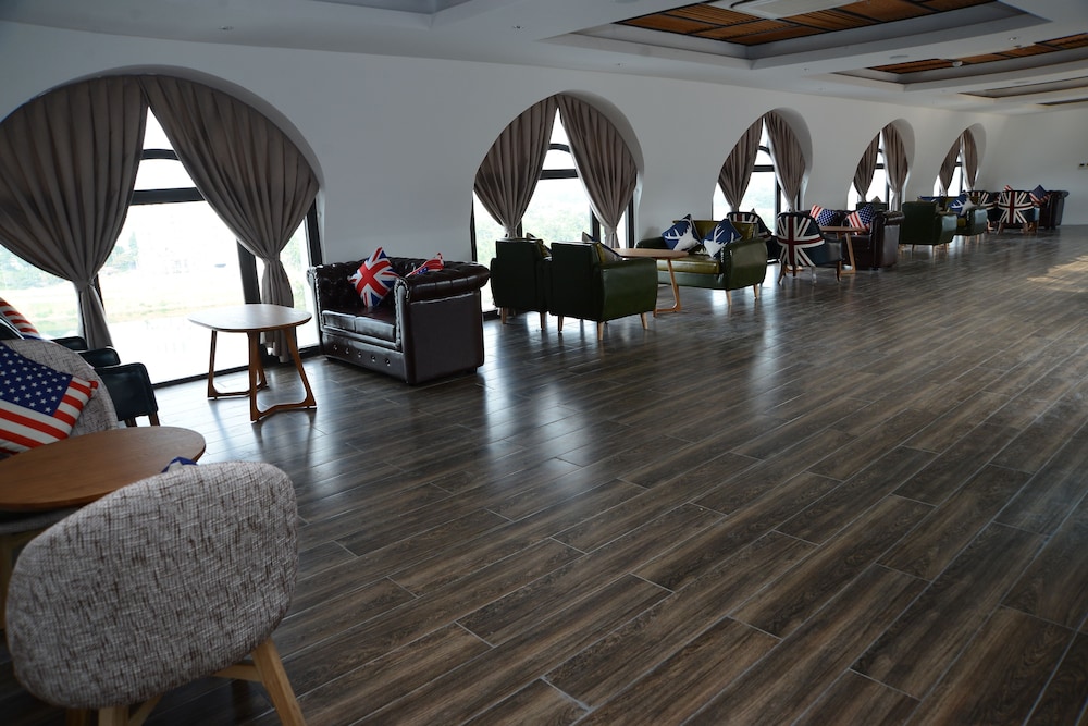Westlake Hotel & Resort Vinh Phuc 25/50