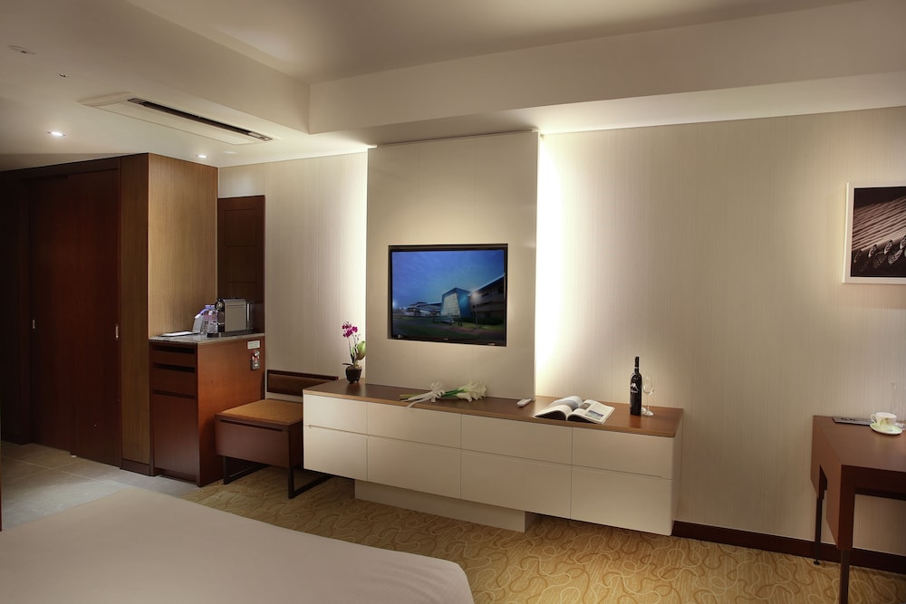 Koreana Hotel 5/64