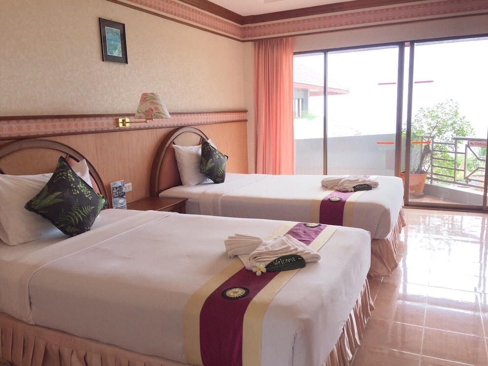 Supar Royal Beach Khanom 9/46