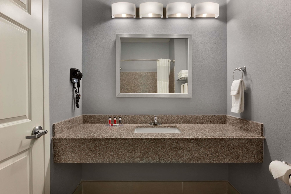 Days Inn by Wyndham Odessa 10/31