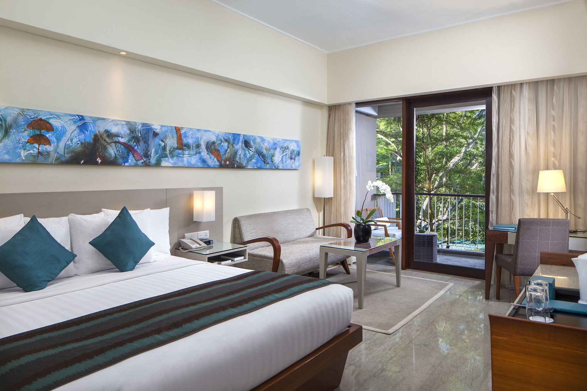 Deluxe, King Bed, Pool View, Balcony