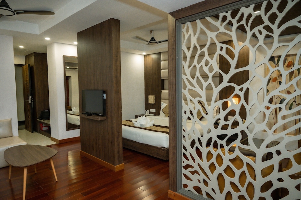 Hotel Mansha Regency 28/50