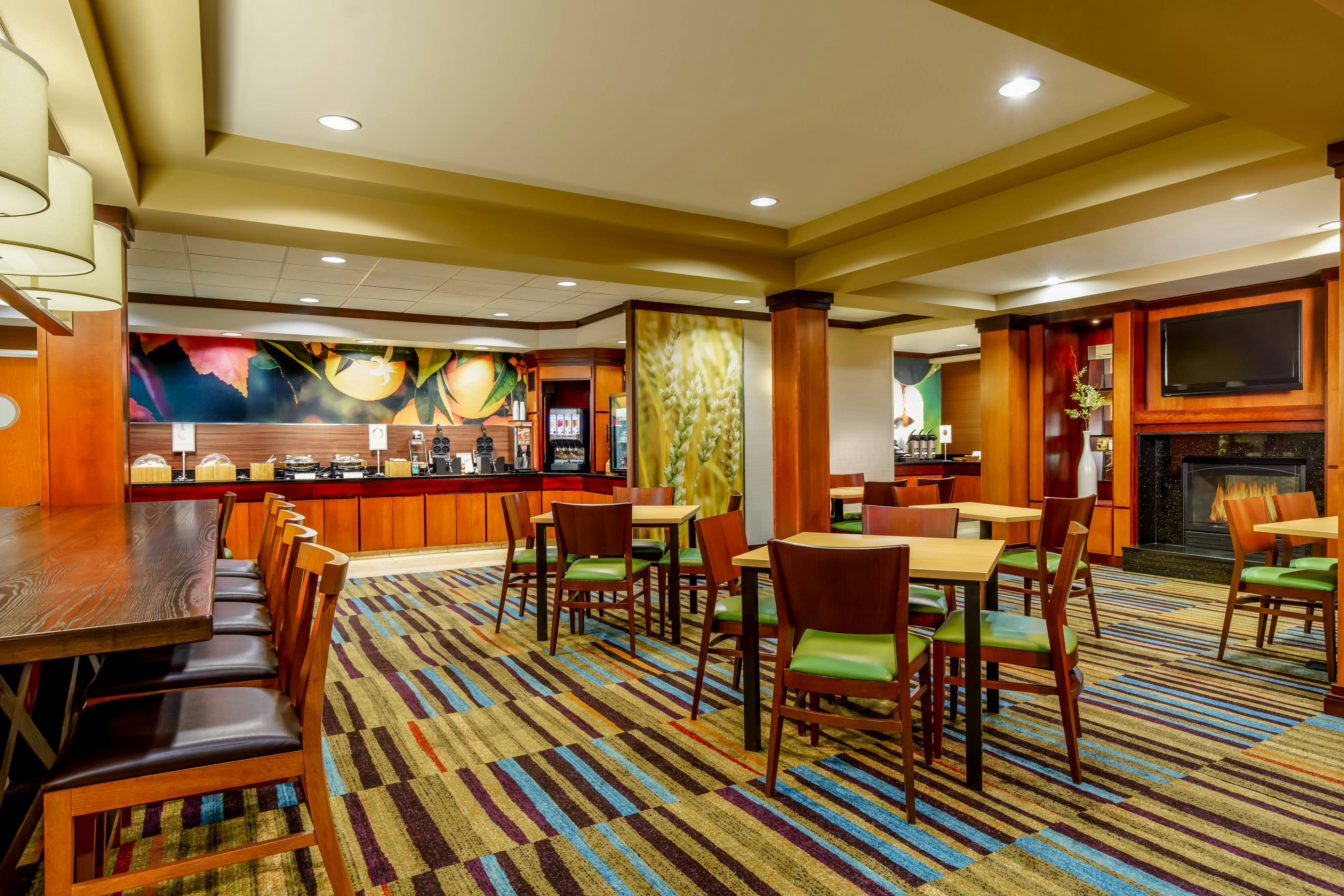 Fairfield Inn Suites Peoria East 7/9
