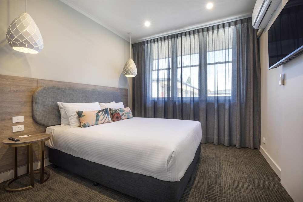 2 BEDROOMS, APARTMENT