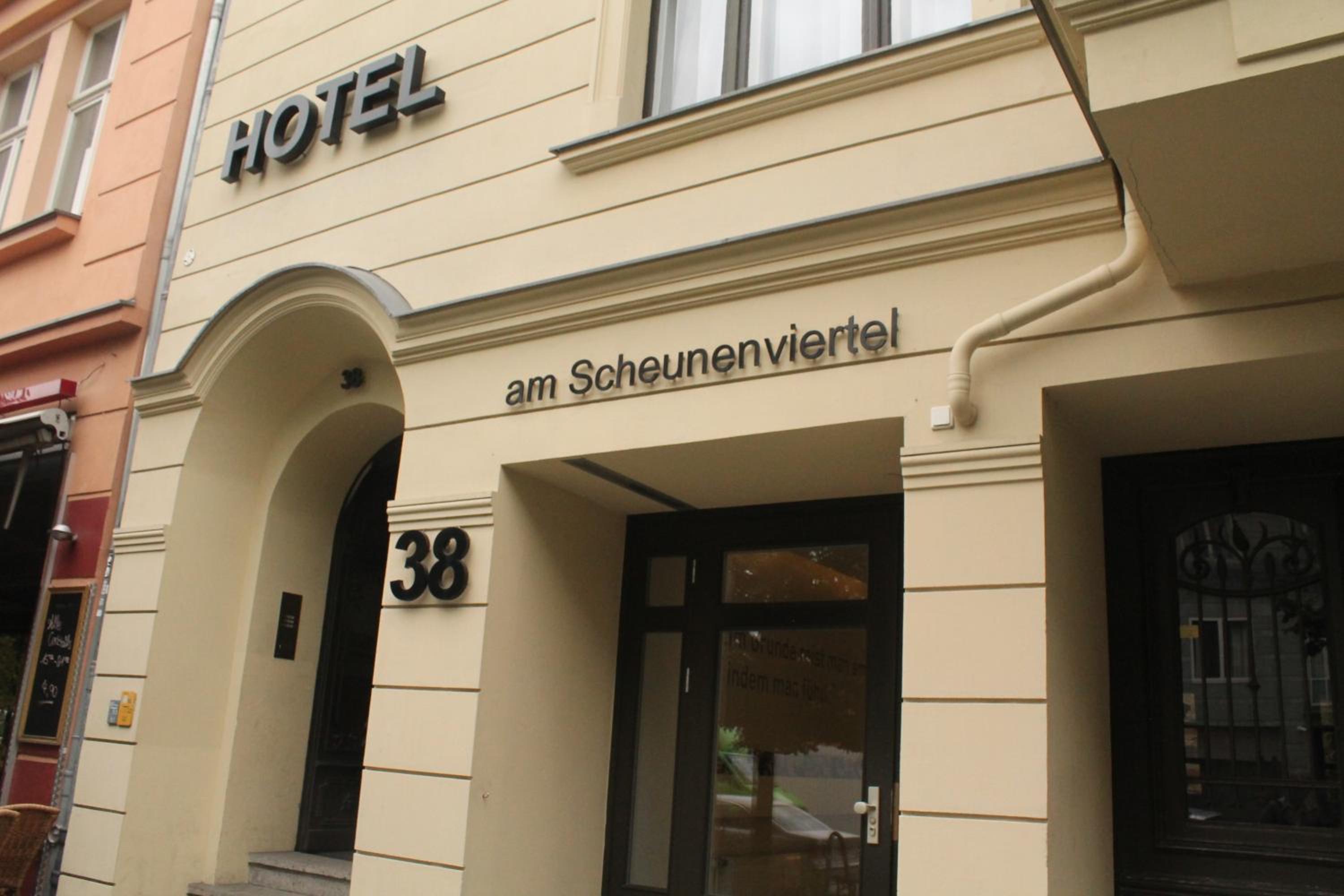Hotel 38 2/49