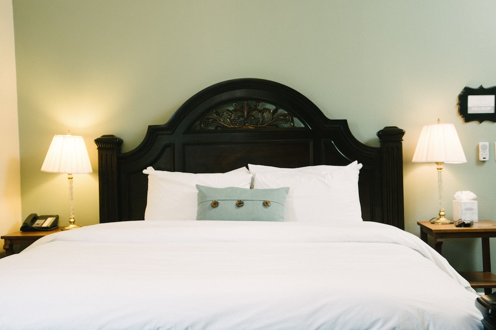 STANDARD, KING BED