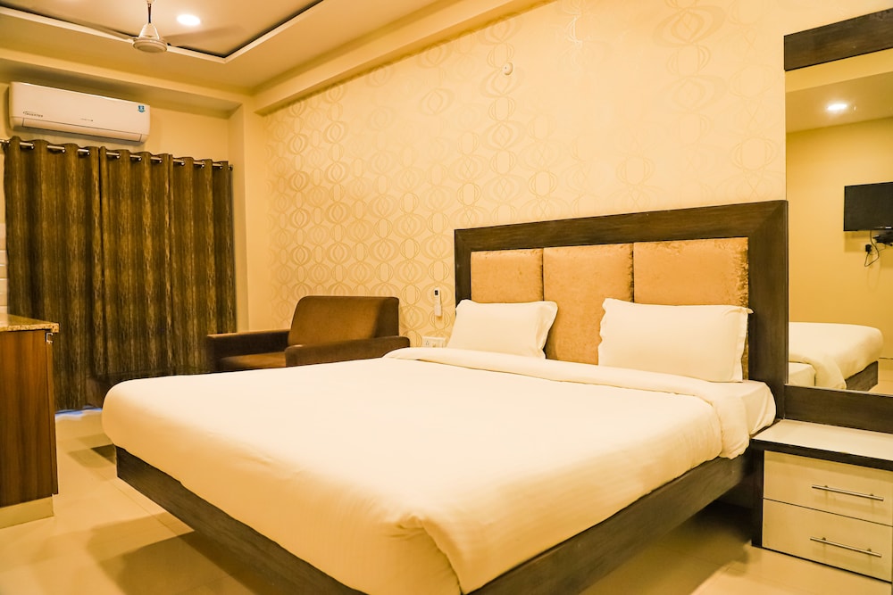 Hotel Shri Radha Nikunj Vrindavan 5/17