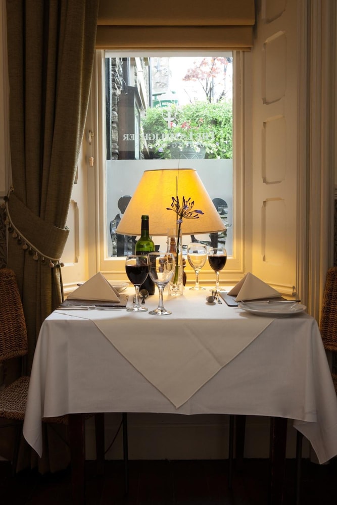 Lamplighter Dining Rooms 54/61