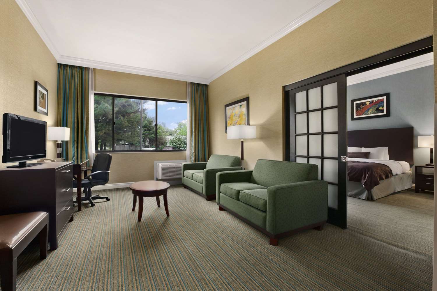 Holiday Inn Long Island - Islip Arpt East 24/46