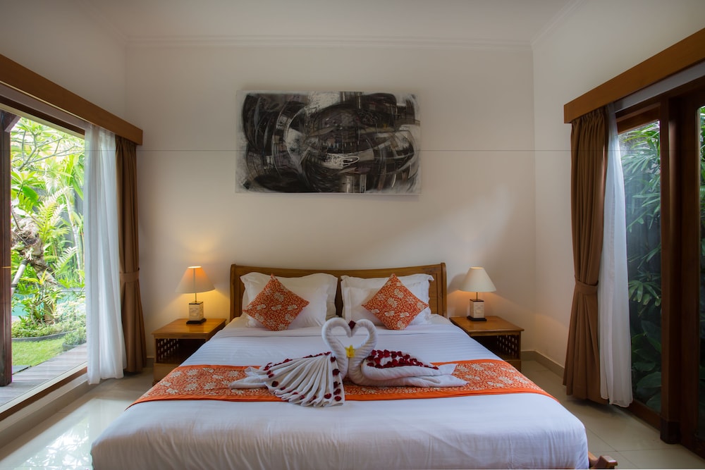 Sandi Agung Villa 8/50