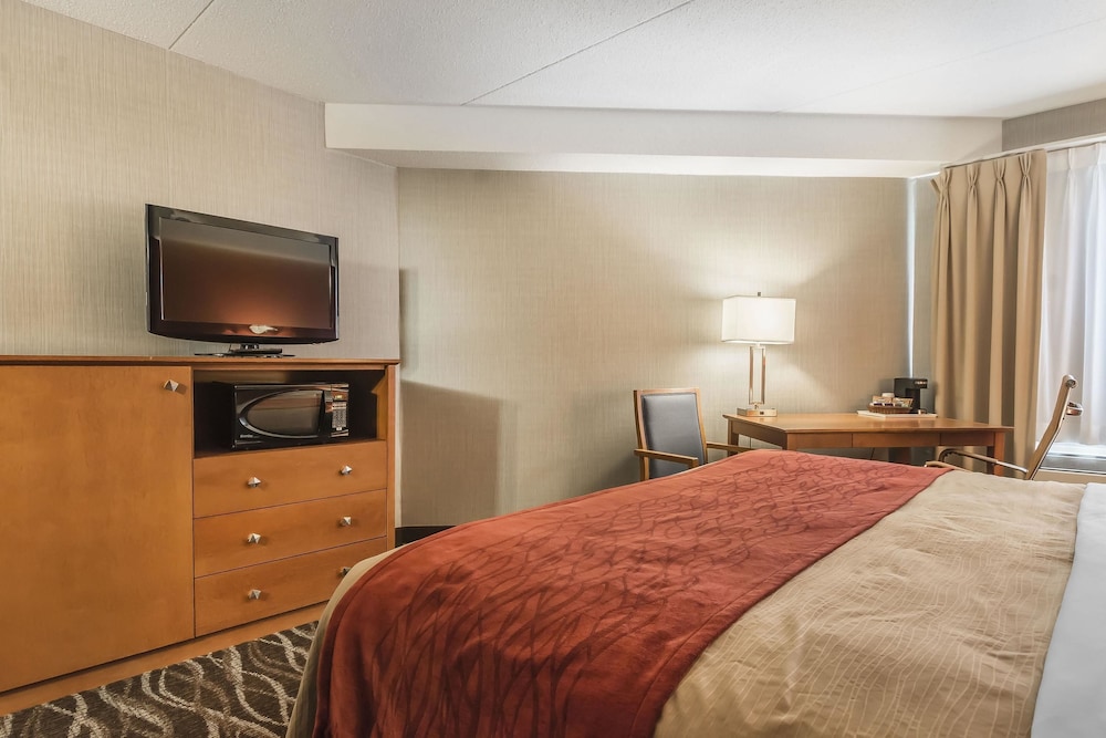 Spark by Hilton Oshawa 20/43