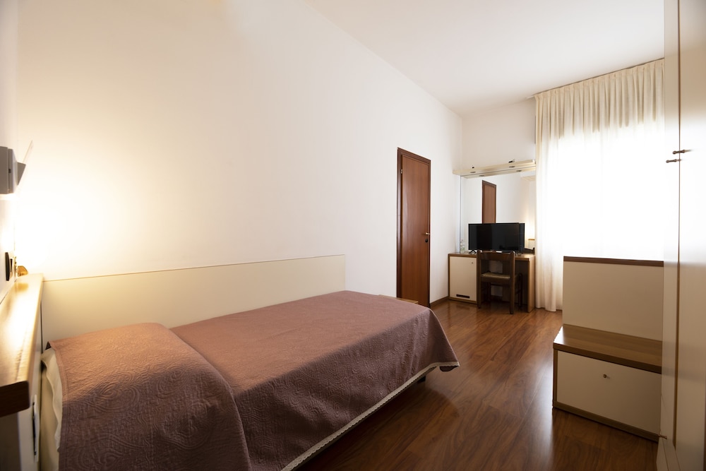 Vienna Hotel 21/53