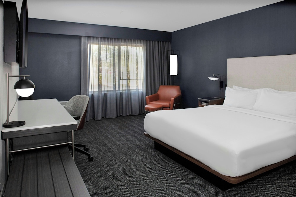 Room, King Bed, Sofa