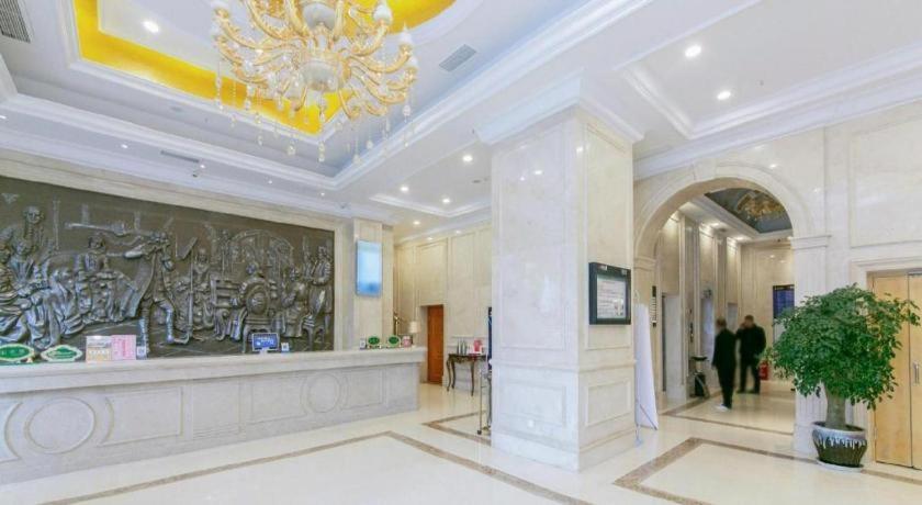 Vienna Hotel (North Square of Chengdu North Railway Station) 12/50