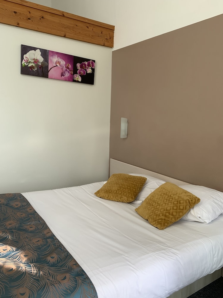 Hotel Ile Du Saussay 16/69
