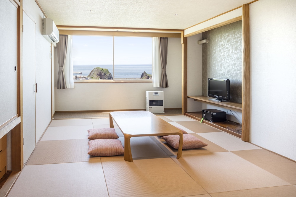 Shiretoko Yuhi No Ataruie Onsen Hostel 17/49