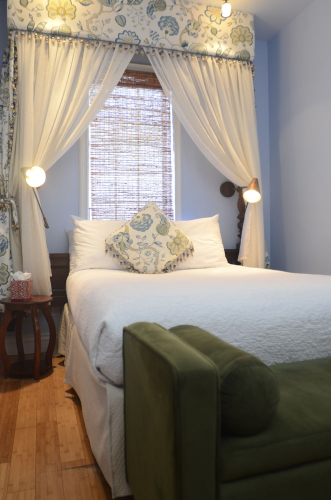 Hotel 1110 - Adults Only 21/75