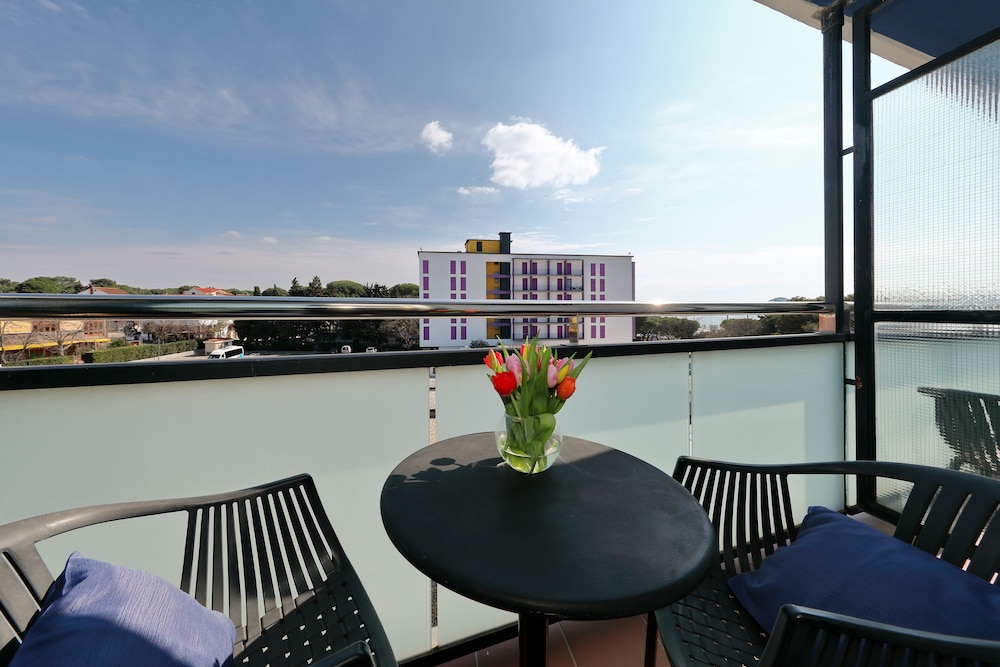 Ilirija Hotel 44/53
