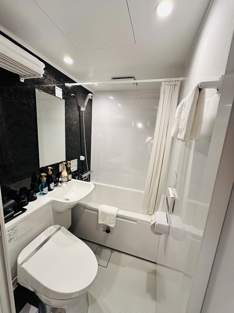 LOF Hotel Shimbashi 32/36