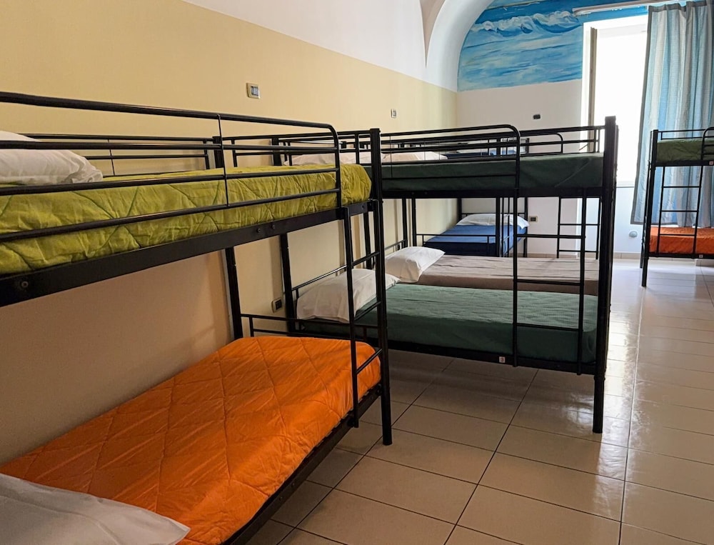 Mixed Dorm, 12 People, Twin Beds, Shared Bathroom