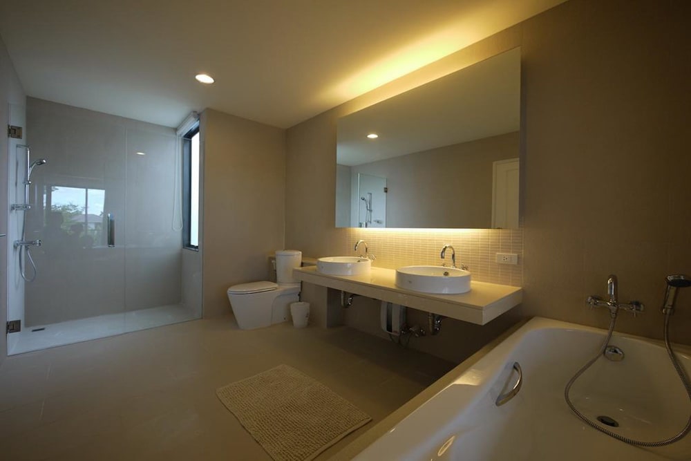 Palm Crescent Huahin Resort 43/45