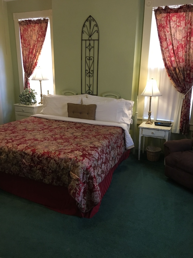 The Courtland Hotel and Day Spa 25/76