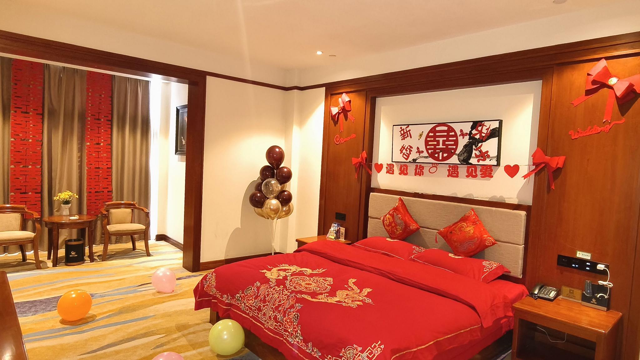 Longju Hotel 10/25
