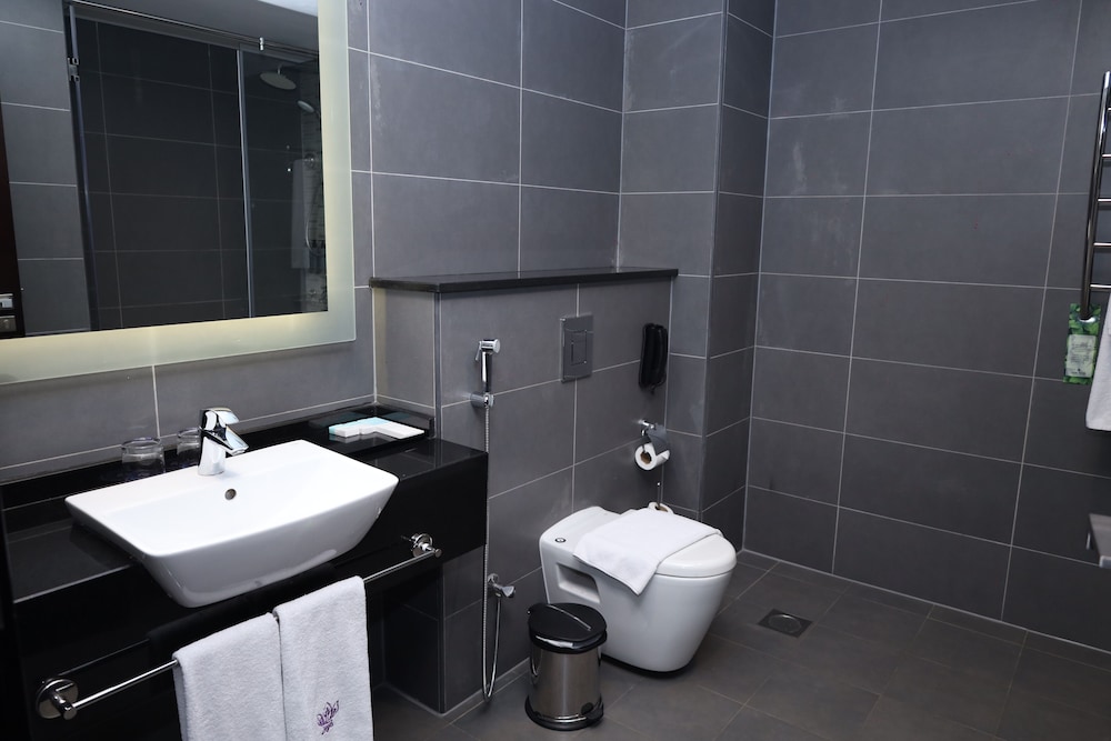 Park Regis Business Bay 49/49