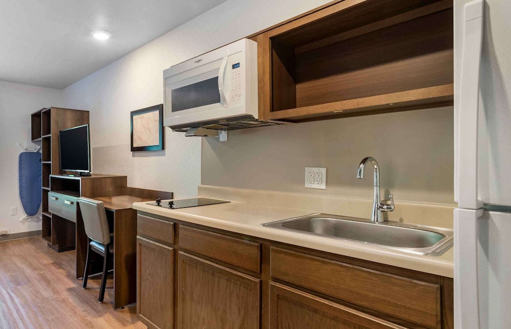 Extended Stay America Suites- Tampa - Casino Area 15/17
