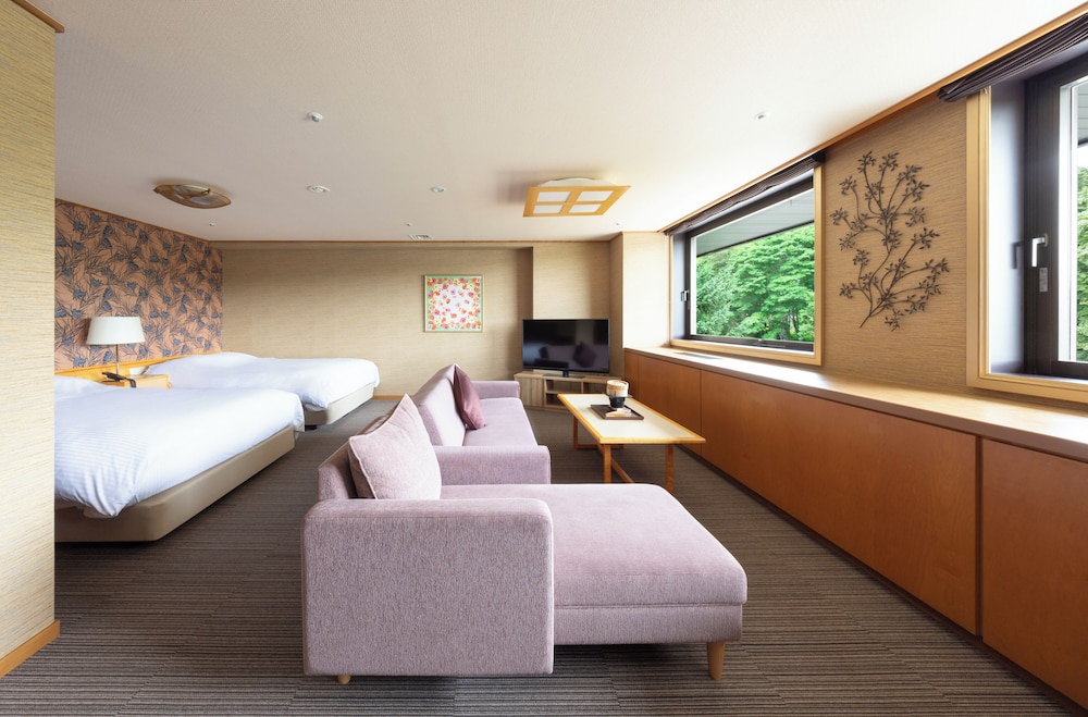 Western, Deluxe, Twin Beds, with Extra Bed, Niseko Kombuonsen Hotel Kanronomori 3/4