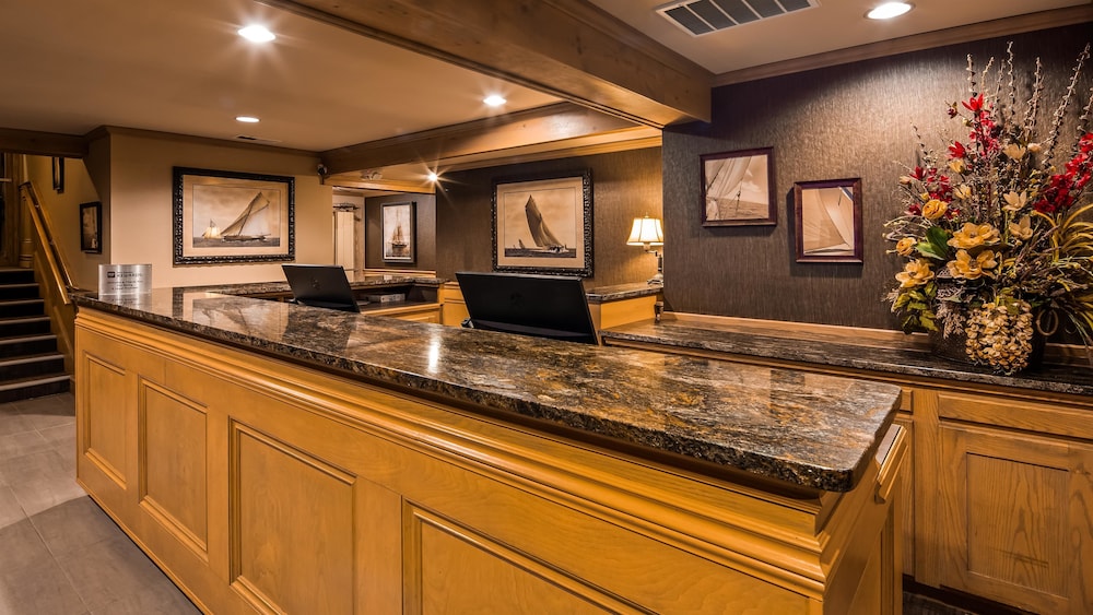 Best Western Edgewater Resort 5/46