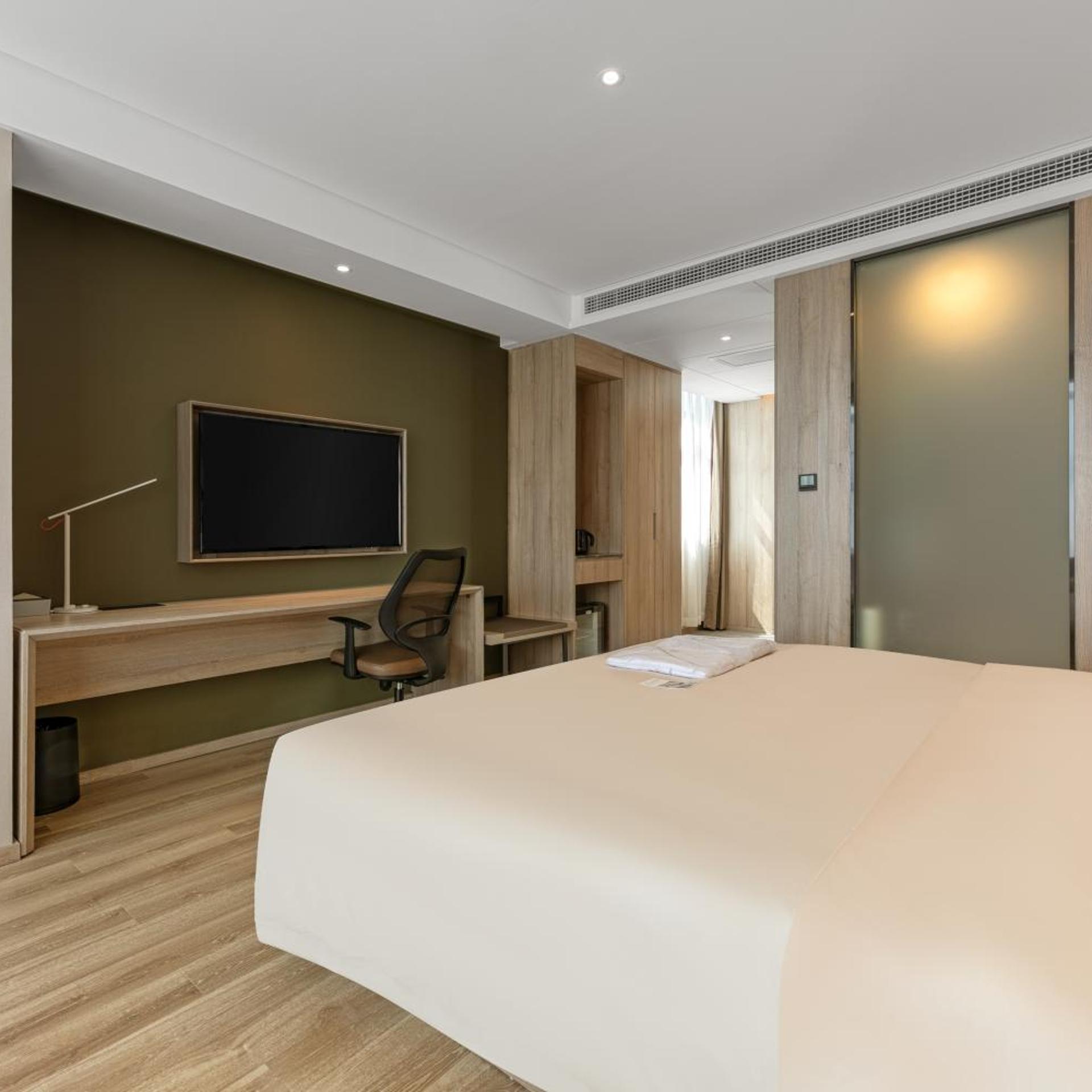 Atour Hotel (Baoji Administration Center, High-speed Railway South Station) 26/51