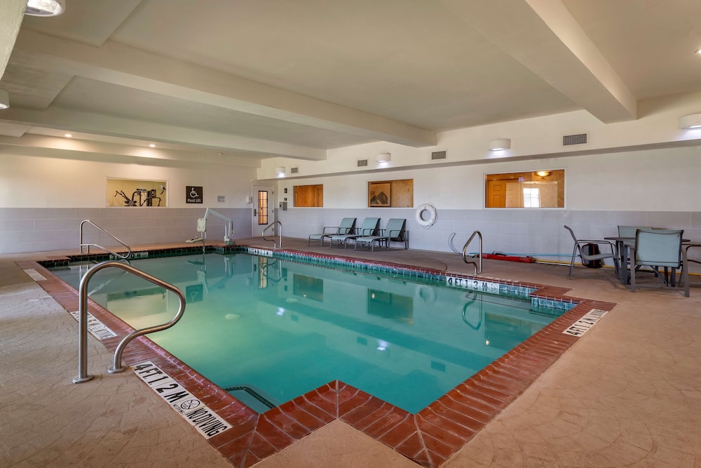 Best Western Plus Monica Royale Inn & Suites 15/31