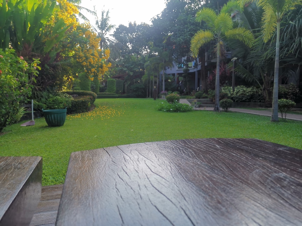 Lanta Intanin Resort 56/64