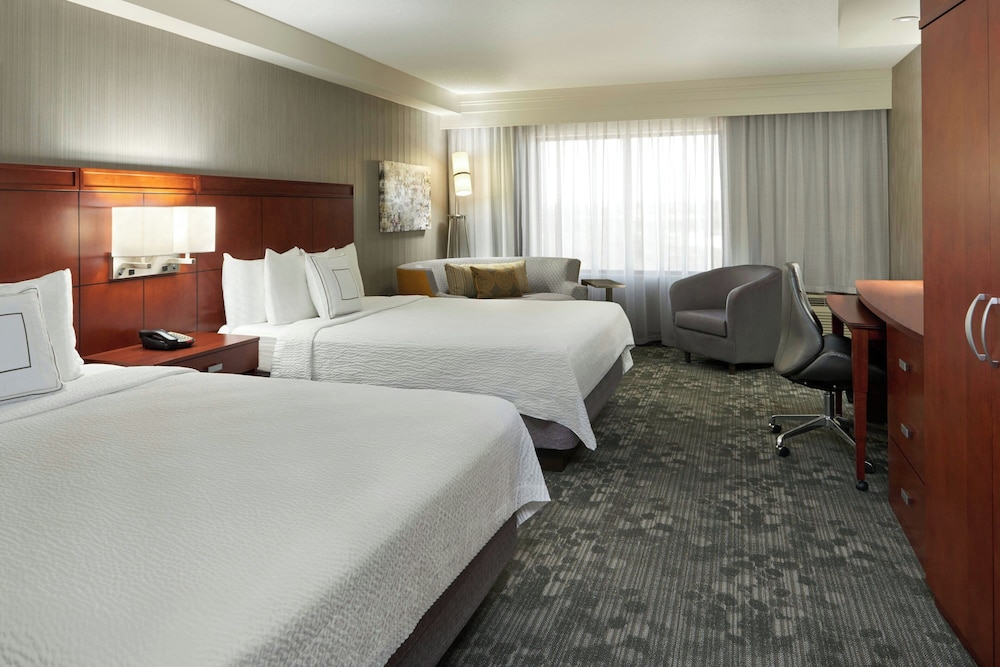 Room, 2 Queen Beds, Sofa