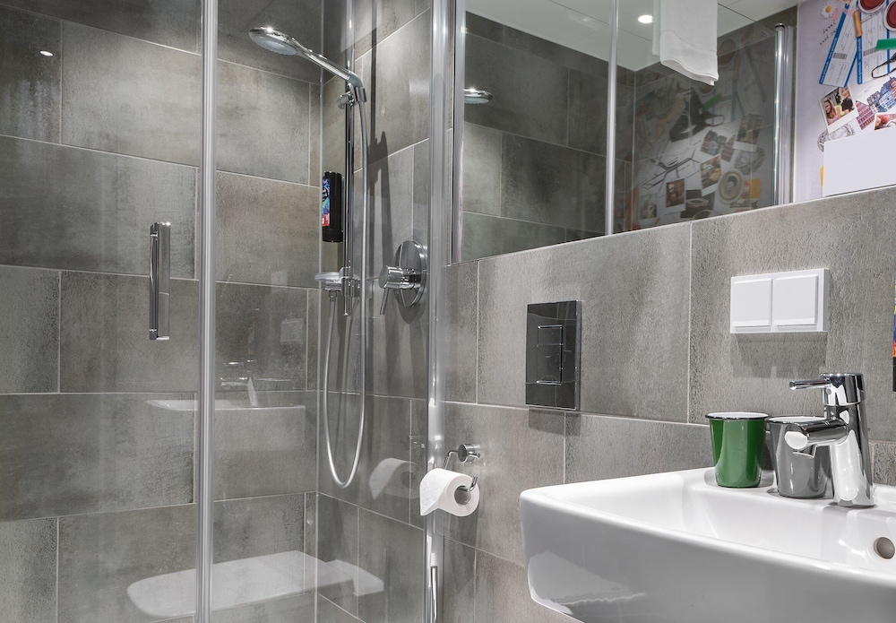 Holiday Inn - the niu, Charly Frankfurt City by IHG 7/56