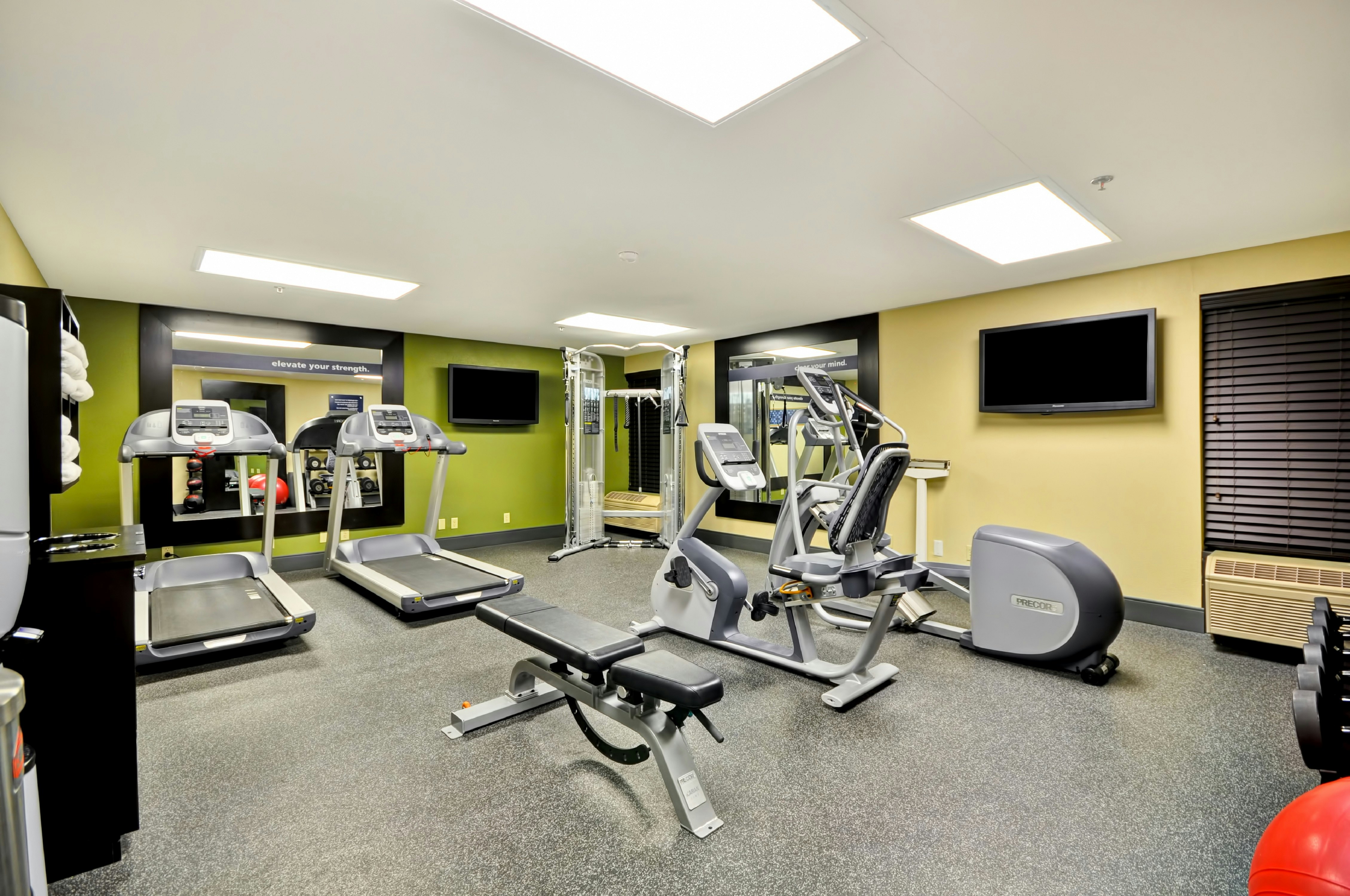 Hampton Inn Detroit Northville 22/56