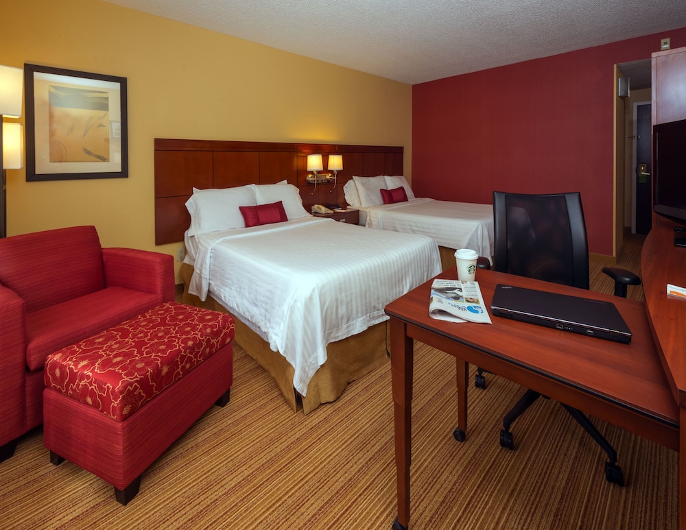 Courtyard By Marriott Winston-Salem Hanes Mall 18/66